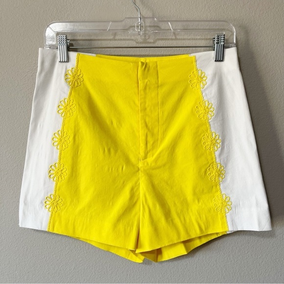 Anthropologie Maeve Surf City Linen Blend Embellished Shorts Yellow Size 6 - Picture 6 of 12